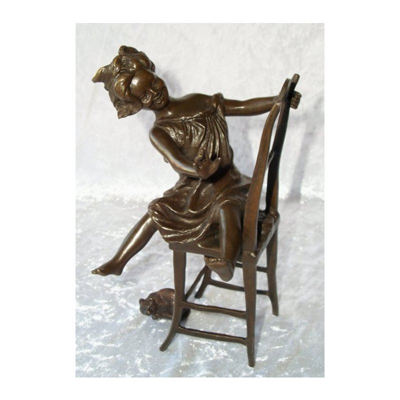 Bronzefigur, Bronze Skultur, Kind mit Katze unterm Stuhl, Bronze sign. Iffland