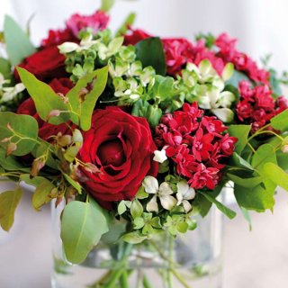 20 Servietten, Roter Blumenstrauß, Sommerblumenstrauß mit Rosen 33x33 cm