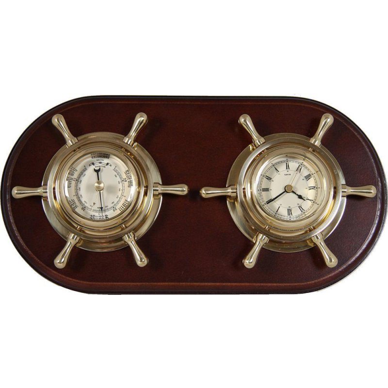 Instrumente im Steuerrad Bullauge, Messing Uhr und Barometer auf Holztafel
