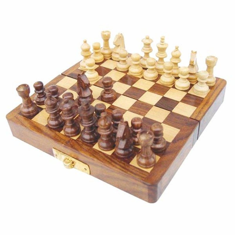 Schachspiel in Klappbox aus hochwertigem Holz im Maritim Stil