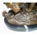 Bronze-Skulptur, Bronzefigur, Löwe mit Schlange, mächtige Tierskulptur A. Barye