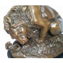Bronzefigur, Bronze Skulptur Löwe mit Schlange,...